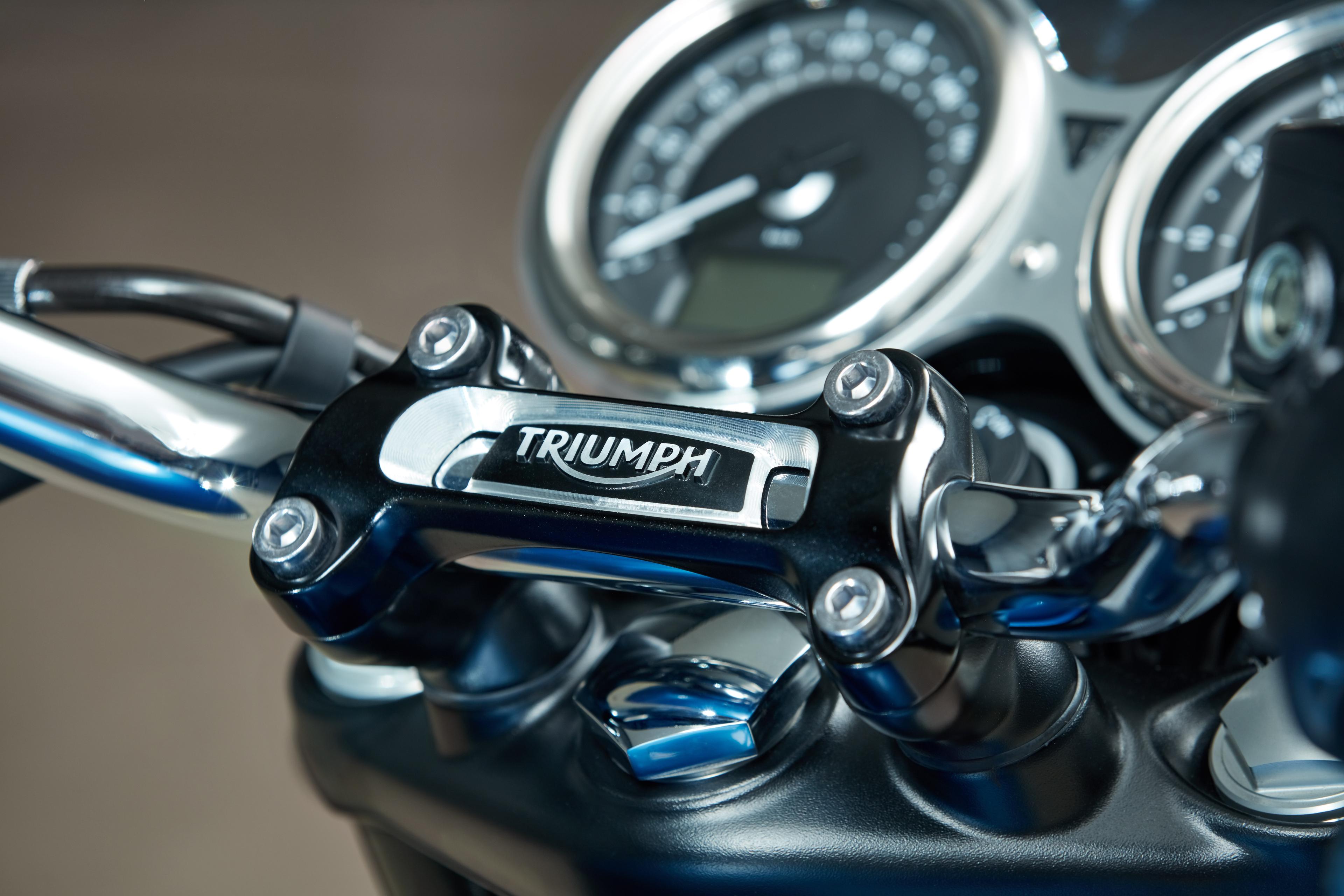 Handlebar Clamp Kit, 25.4 - Black image 2